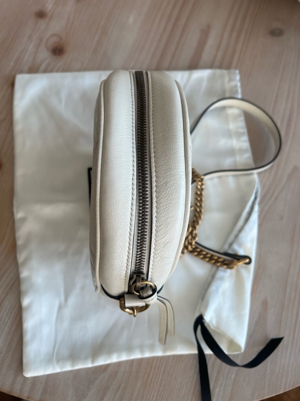 Gucci GG Marmont Mini Round Matelassé Leather Shoulder Bag White - Picture 8 of 11